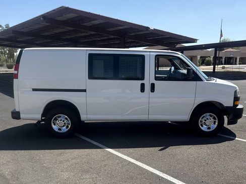 Used 2019 Chevrolet Express 2500 w/ Driver Convenience Package RWD image 6