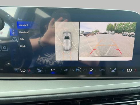 Used 2026 Chevrolet Traverse LT w/ Driver Confidence Package FWD image 21