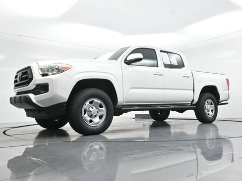 Used 2023 Toyota Tacoma SR AWD/4WD image 41