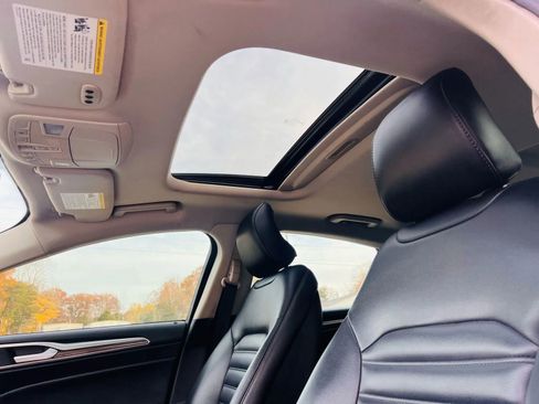 Used 2019 Ford Fusion SEL image 34