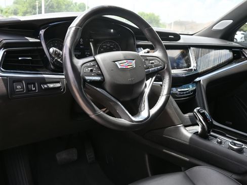 Used 2024 Cadillac XT6 Premium Luxury w/ Technology Package AWD/4WD image 18