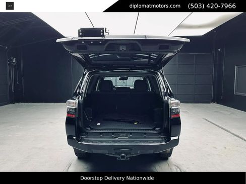Used 2020 Toyota 4Runner Venture w/ Moonroof Package AWD/4WD image 50