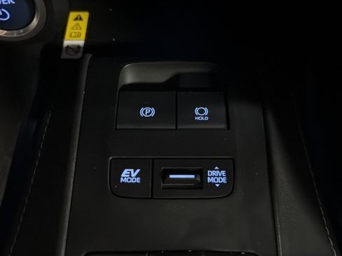 Used 2021 Toyota Venza XLE w/ Softex Package image 30