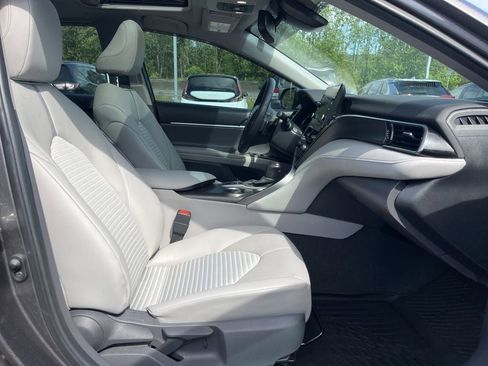 Used 2021 Toyota Camry SE w/ Audio Upgrade Package FWD image 14