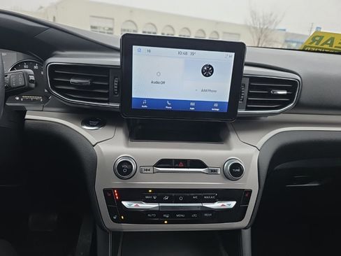 Used 2024 Ford Explorer XLT w/ Equipment Group 202A image 41