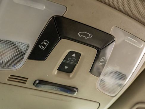 Used 2015 Toyota Sienna XLE image 27