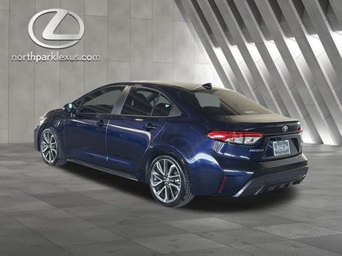 Used 2020 Toyota Corolla SE w/ SE Premium Package FWD image 2