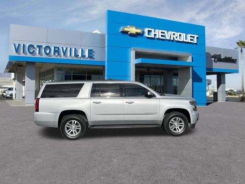 Used 2019 Chevrolet Suburban LT AWD/4WD image 4