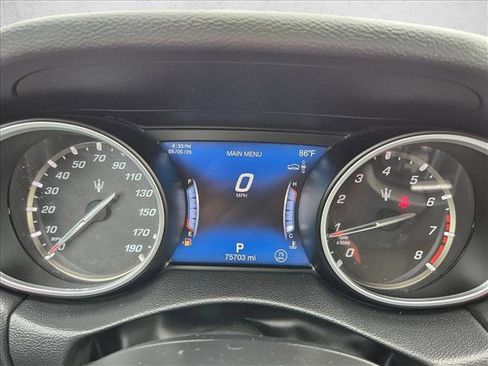 Used 2018 Maserati Levante AWD/4WD image 11