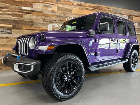 Used 2023 Jeep Wrangler Unlimited Sahara w/ Cold Weather Group AWD/4WD image 4