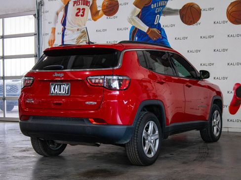 Used 2024 Jeep Compass Latitude w/ Sun and Sound Group AWD/4WD image 25