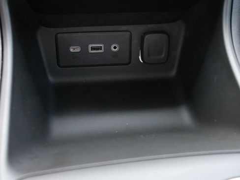 Used 2022 GMC Terrain SLE image 39