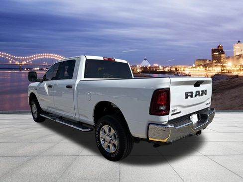 Certified 2025 RAM 2500 Big Horn AWD/4WD image 3