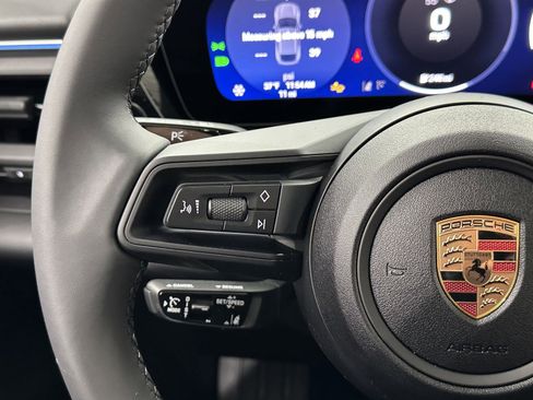 Certified 2025 Porsche Macan Electric image 43