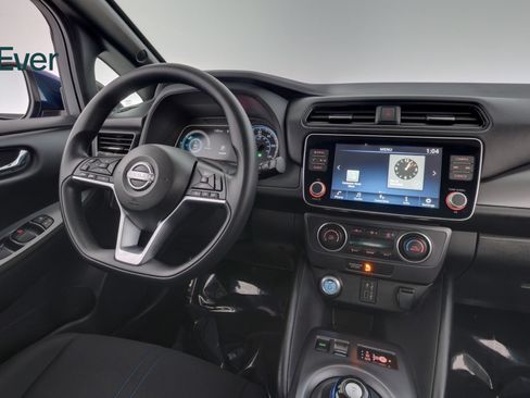 Used 2025 Nissan Leaf S FWD image 25