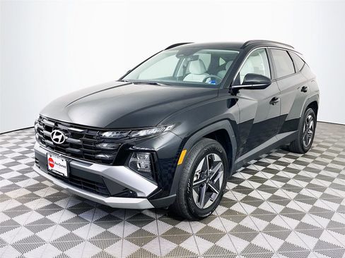 Certified 2025 Hyundai Tucson SEL AWD/4WD image 3
