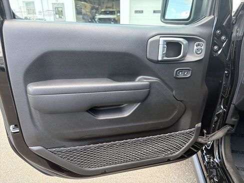 Used 2024 Jeep Wrangler Unlimited AWD/4WD image 11
