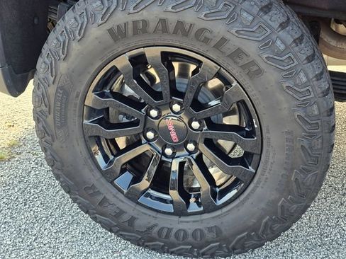 Used 2023 GMC Sierra 1500 AT4X AWD/4WD image 12