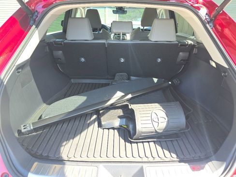 Certified 2024 Toyota Venza XLE AWD/4WD image 20