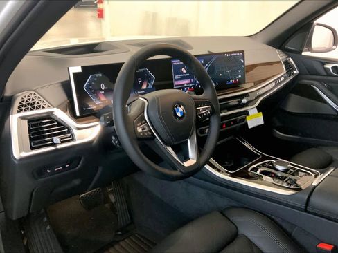 New 2026 BMW X5 xDrive40i w/ Climate Comfort Package image 8