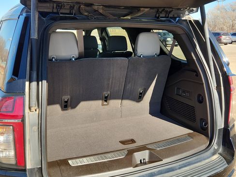 Used 2021 Chevrolet Tahoe Z71 w/ Z71 Off-Road Package image 8