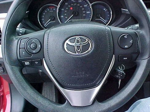 Used 2015 Toyota Corolla LE FWD image 24