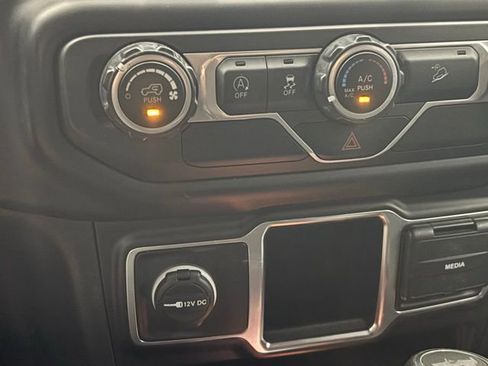 Used 2020 Jeep Wrangler Sport image 26