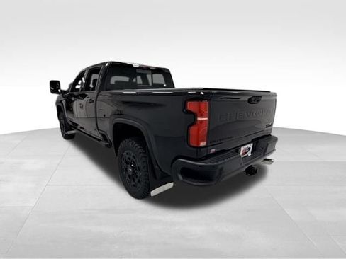 Used 2024 Chevrolet Silverado 2500 High Country w/ Midnight Edition AWD/4WD image 3
