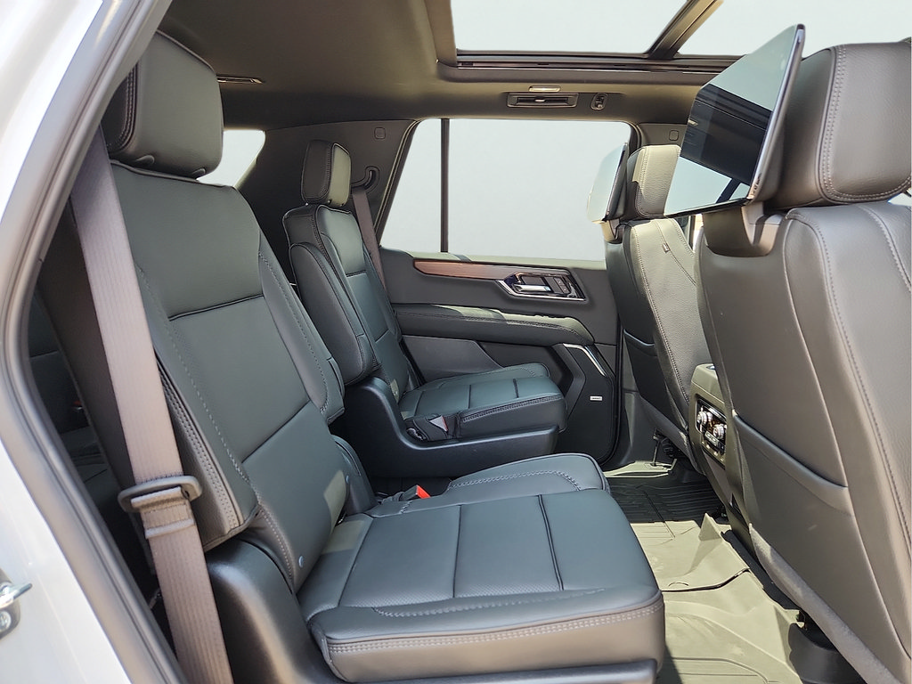 New 2026 GMC Yukon Denali w/ Denali Reserve Package AWD/4WD image 16