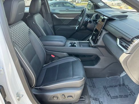 Used 2024 GMC Acadia Denali w/ Super Cruise Package AWD/4WD image 26