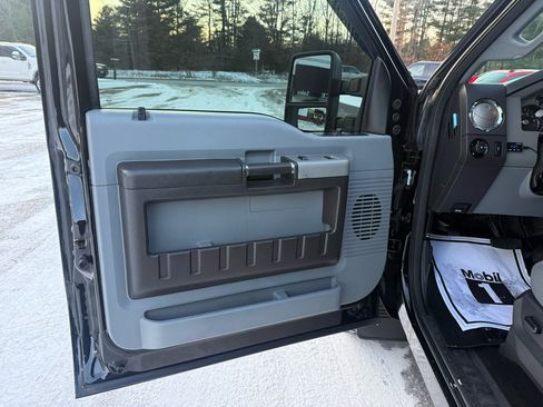 Used 2016 Ford F250 XLT w/ XLT Value Package image 29