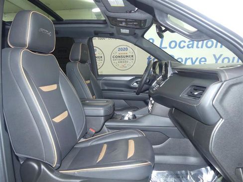 Used 2022 GMC Yukon XL AT4 image 10