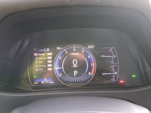 Used 2019 Lexus UX 200 w/ Accessory Package FWD image 19