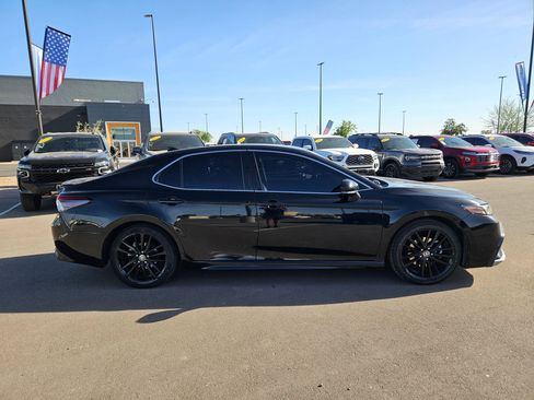 Used 2022 Toyota Camry XSE FWD image 6