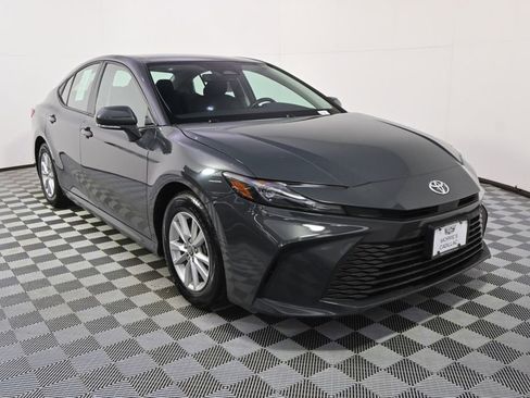 Used 2025 Toyota Camry LE w/ Convenience Package image 9
