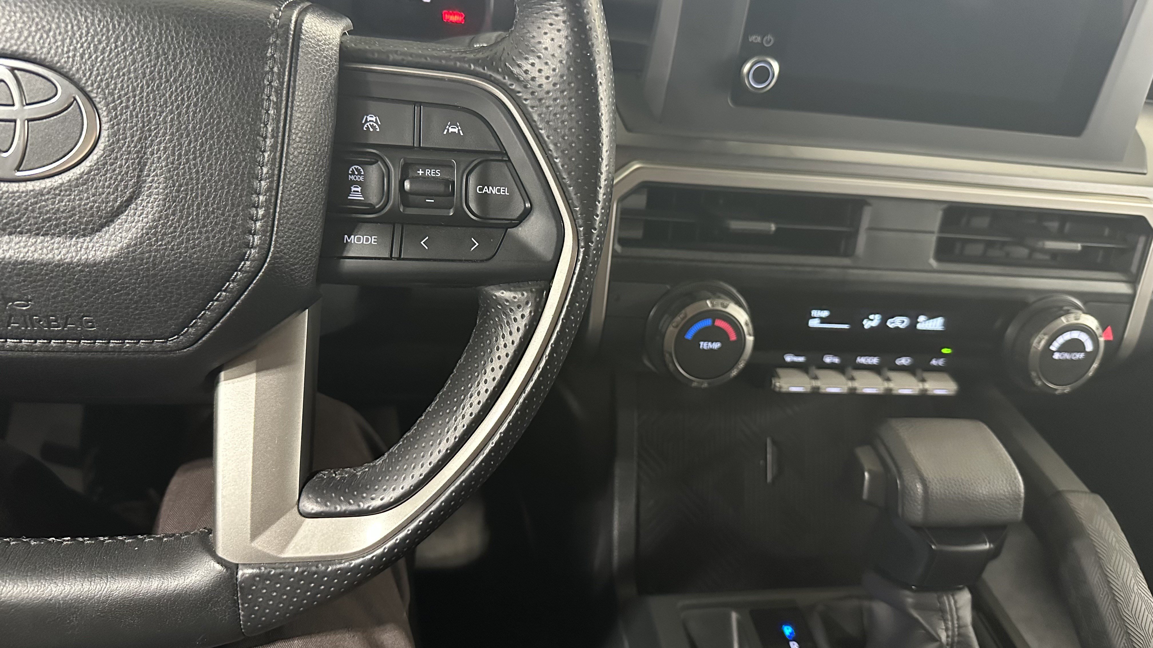 Used 2025 Toyota 4Runner SR5 AWD/4WD image 22