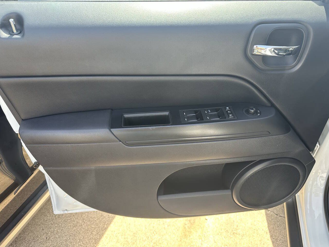 Used 2016 Jeep Patriot Sport w/ Power Value Group FWD image 30