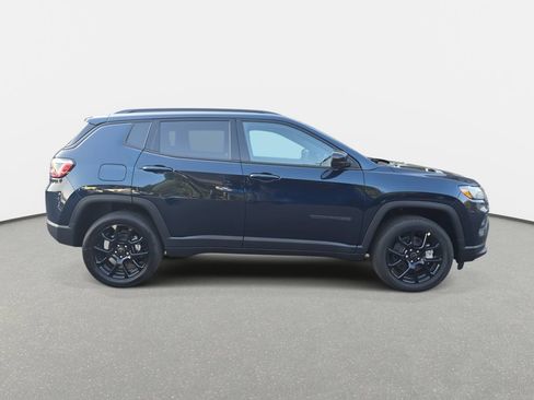 New 2026 Jeep Compass Latitude AWD/4WD image 4