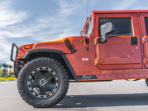 Used 2002 HUMMER H1 4-Door Wagon image 4