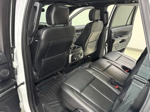 Used 2018 Ford Expedition XLT w/ Equipment Group 202A AWD/4WD image 27