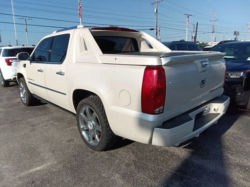 Used 2008 Cadillac Escalade EXT AWD/4WD image 3