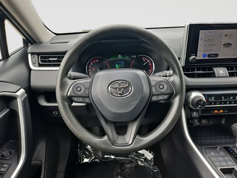 Used 2025 Toyota RAV4 XLE AWD/4WD image 44
