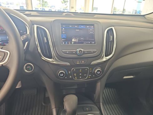 Used 2024 Chevrolet Equinox LT FWD image 26