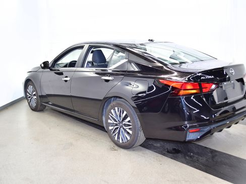 Used 2025 Nissan Altima 2.5 SV image 5