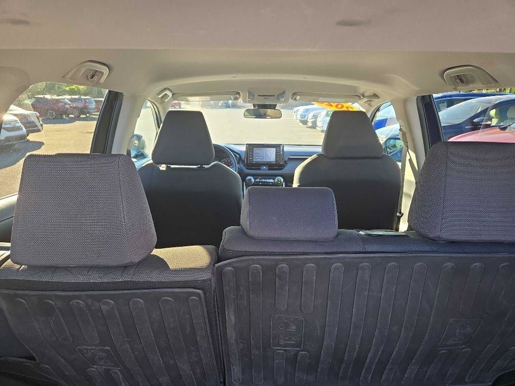 Used 2020 Toyota RAV4 XLE FWD image 8