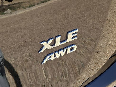 Used 2017 Toyota RAV4 XLE image 12