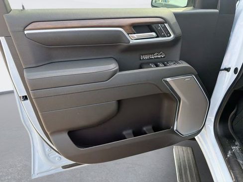 New 2026 Chevrolet Silverado 1500 High Country AWD/4WD image 19