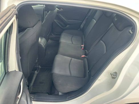 Used 2016 MAZDA MAZDA3 i Sport FWD image 19
