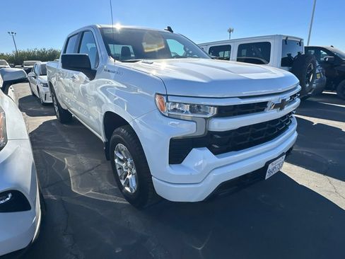 Used 2022 Chevrolet Silverado 1500 RST AWD/4WD image 2