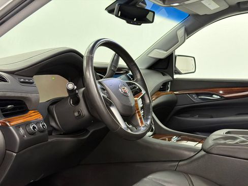 Used 2015 Cadillac Escalade Luxury AWD/4WD image 19